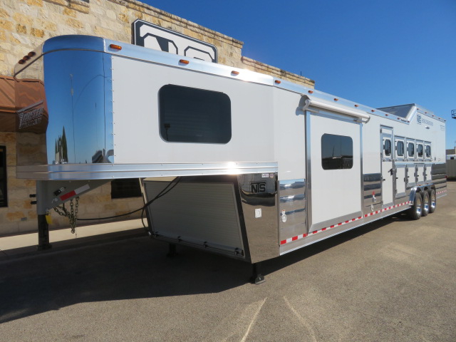 2024-Twister-5-Horse-Side-Load-Gooseneck-Trailer-with-13'6