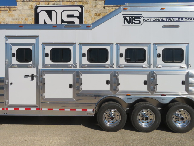 2024-Twister-5-Horse-Side-Load-Gooseneck-Trailer-with-13'6