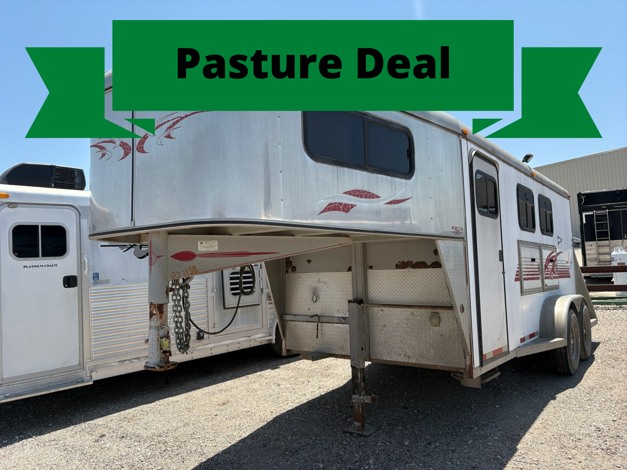 2003 Towlite 2 Horse Slant Load Gooseneck Trailer