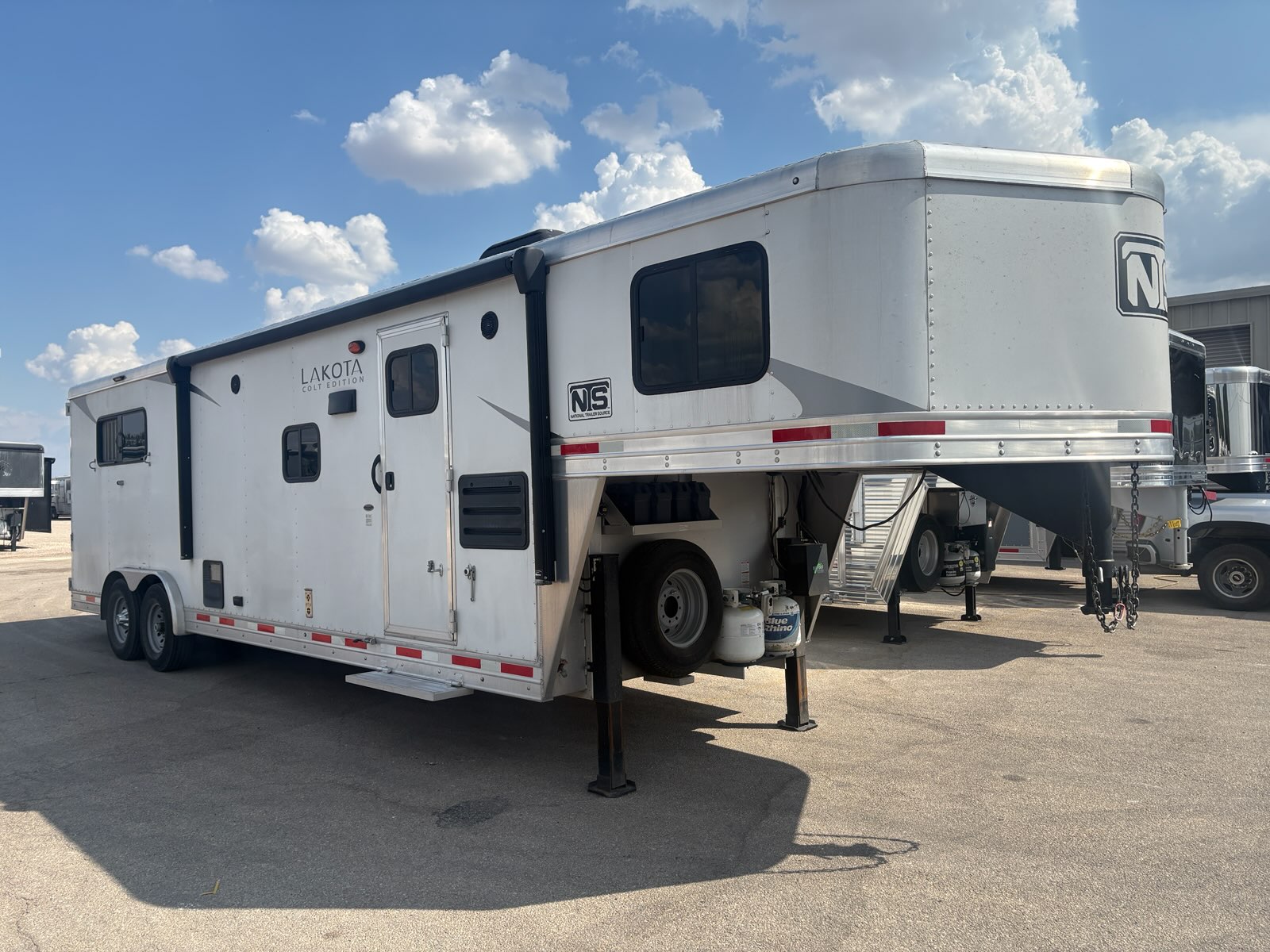 2022 Lakota Trailers Colt 3 Horse Slant Load 11' Living Quarters