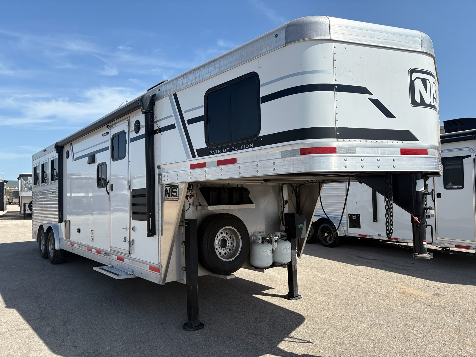 2026 SMC Patriot 3 Horse Slant Load 11' Living Quarters