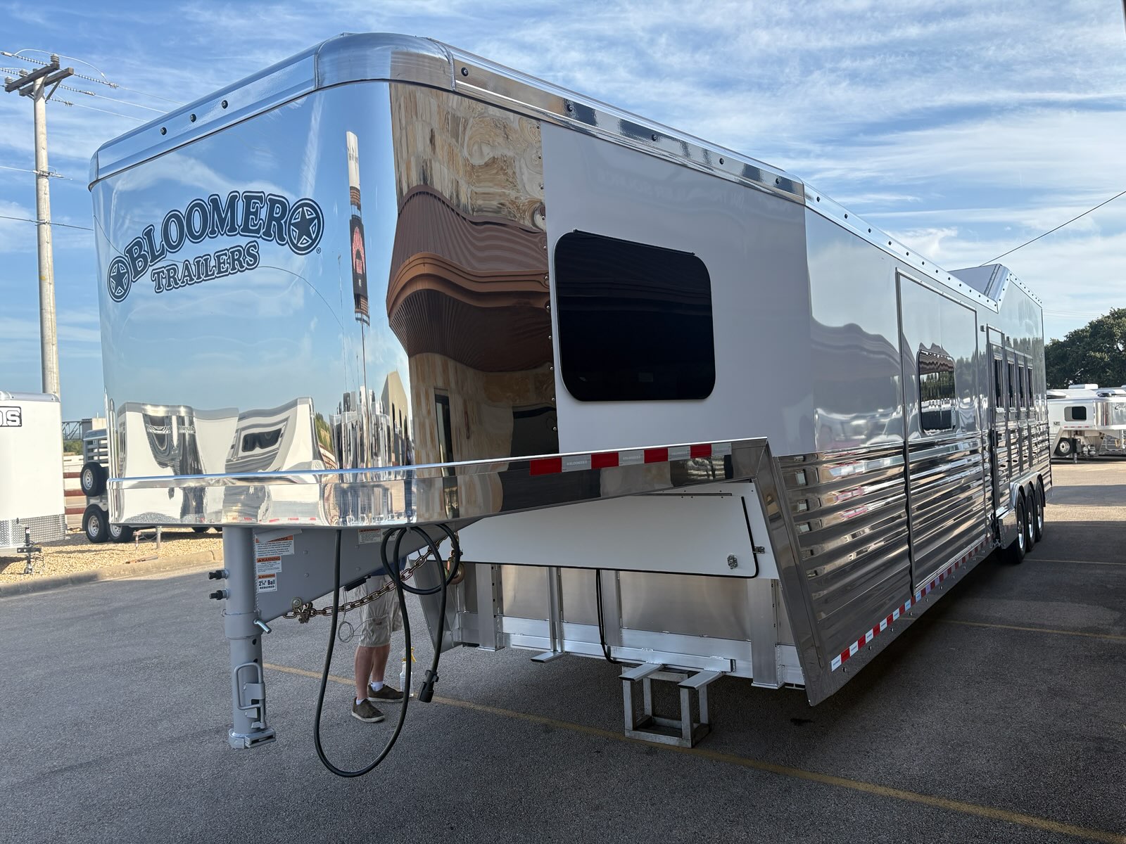 2027 Bloomer 4 Horse Side Load With 17'9" Outlaw Conversions